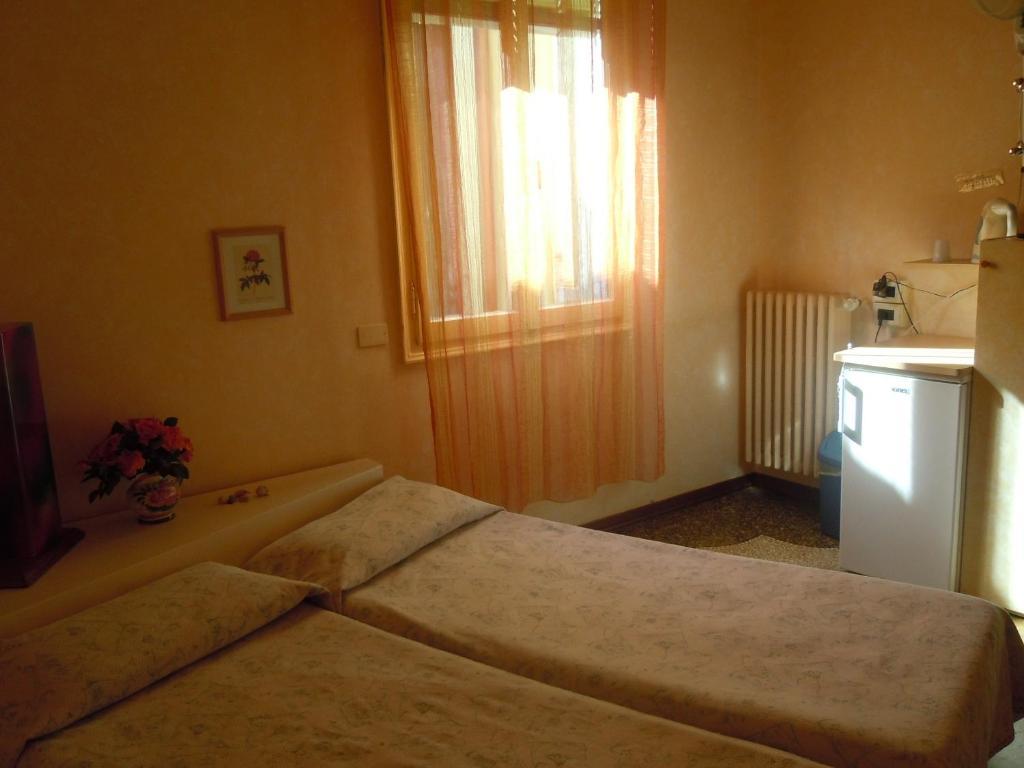 Hotel Cadoro Venezia Camera foto