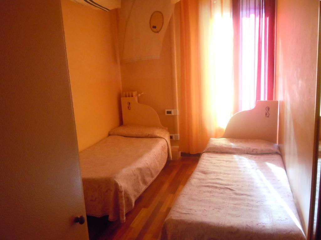 Hotel Cadoro Venezia Camera foto